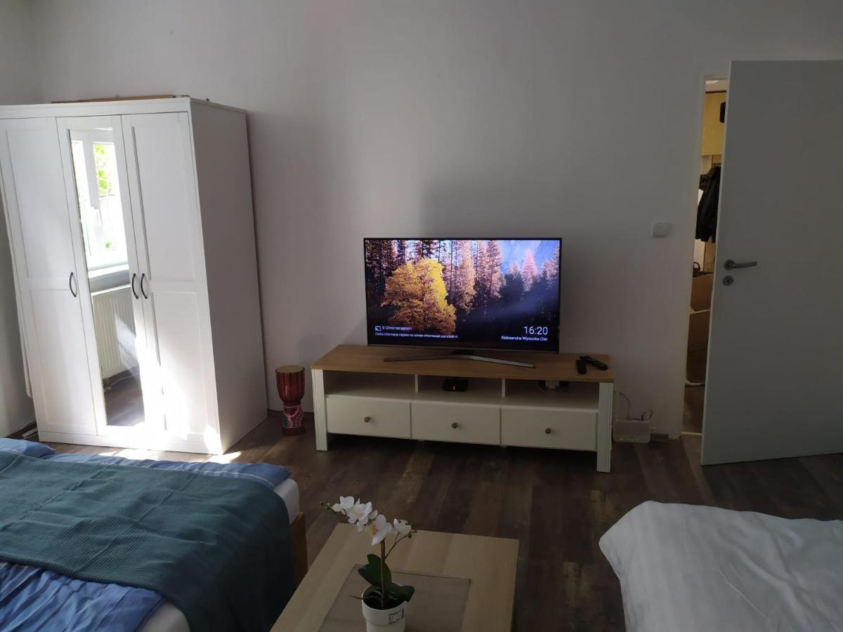 Pisqor Apartment - Self Check-In Bratislava Eksteriør billede